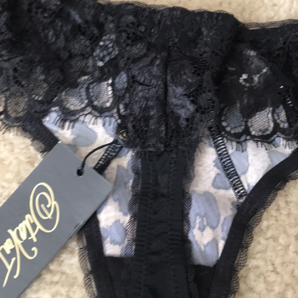 Dita Von Teese 2pc Set. Black Lace Silky (feel) Leopard Print Bra & Thong match. - Picture 12 of 13